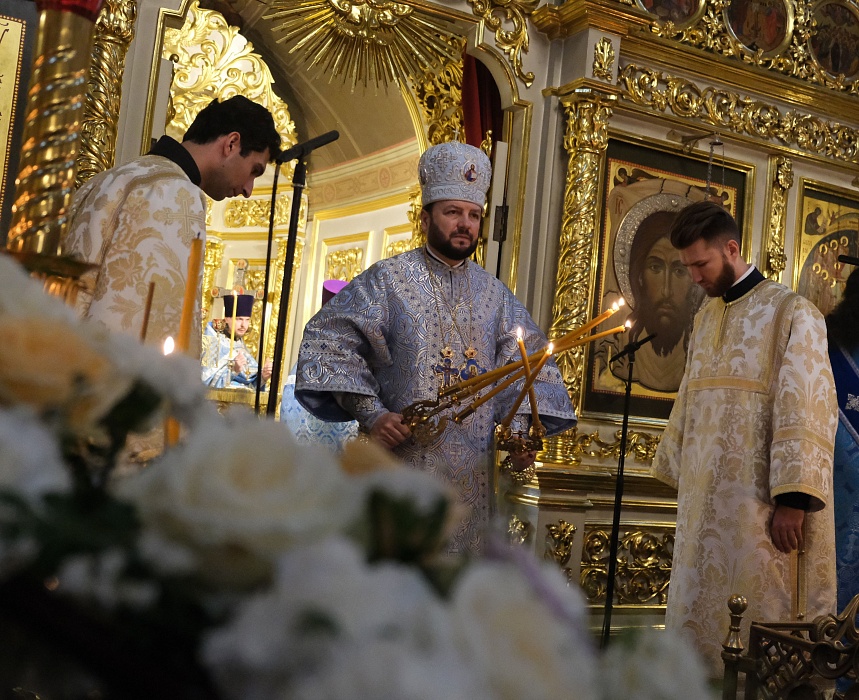 В праздник Успения Пресвятой Богородицы митрополит Леонид совершил Божественную Литургию