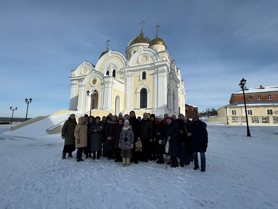 Cостоялась паломническая поездка прихожан храма Всех святых на Кулишках к монастырям Южного Подмосковья.