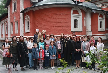 В День памяти князя Александра Невского гимназисты приняли участие в Божественной литургии 