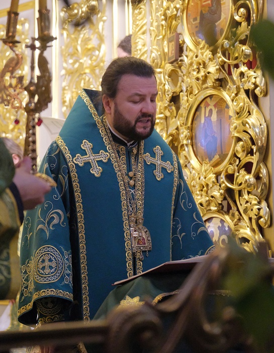 В праздник Святой Троицы митрополит Леонид совершил Божественную Литургию
