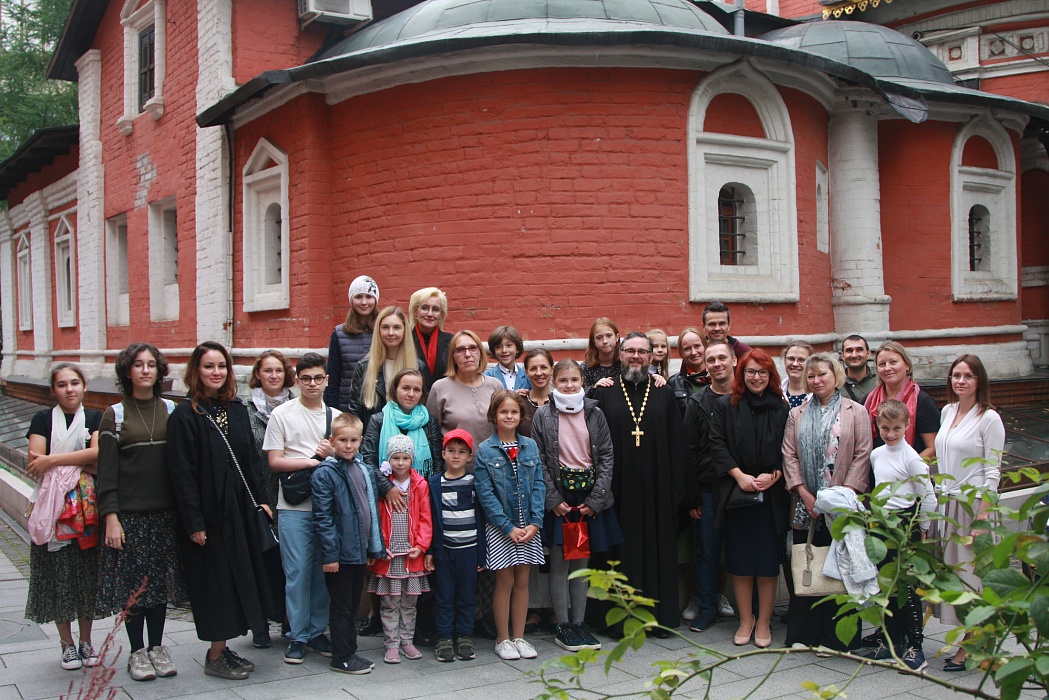 Ученики гимназии «Эллада» приняли участие в Божественной литургии