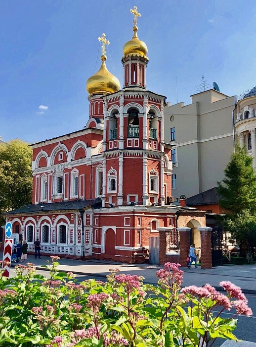 Храм Всех святых на Кулишках – греческий островок в центре Москвы