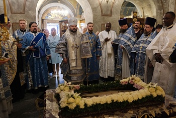 В праздник Успения Пресвятой Богородицы митрополит Клинский Леонид совершил Божественную литургию