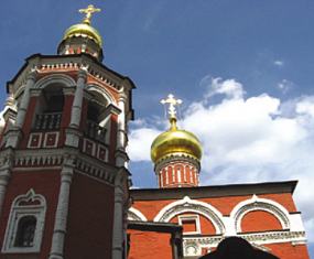 Впервые в Москве: Храм поднимается вверх