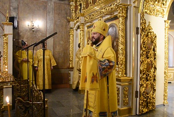 Первая Литургия архиепископа Леонида во Всехсвятском храме